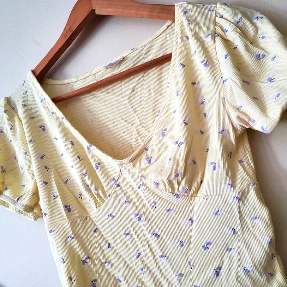 Puff sleeve floral top - Picture 2 of 4